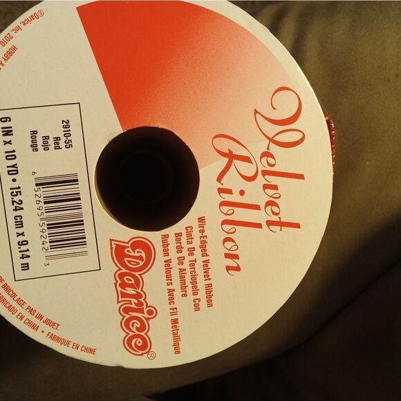 RED VELVET RIBBON wire edged. 6" x 10 Yard - Picture 3 of 3